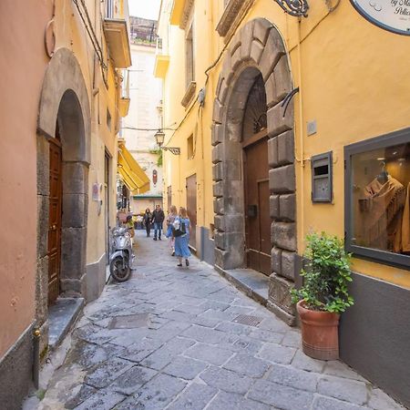 Appartamento Cosy House Under The Arches In Sorrento Old Town Esterno foto
