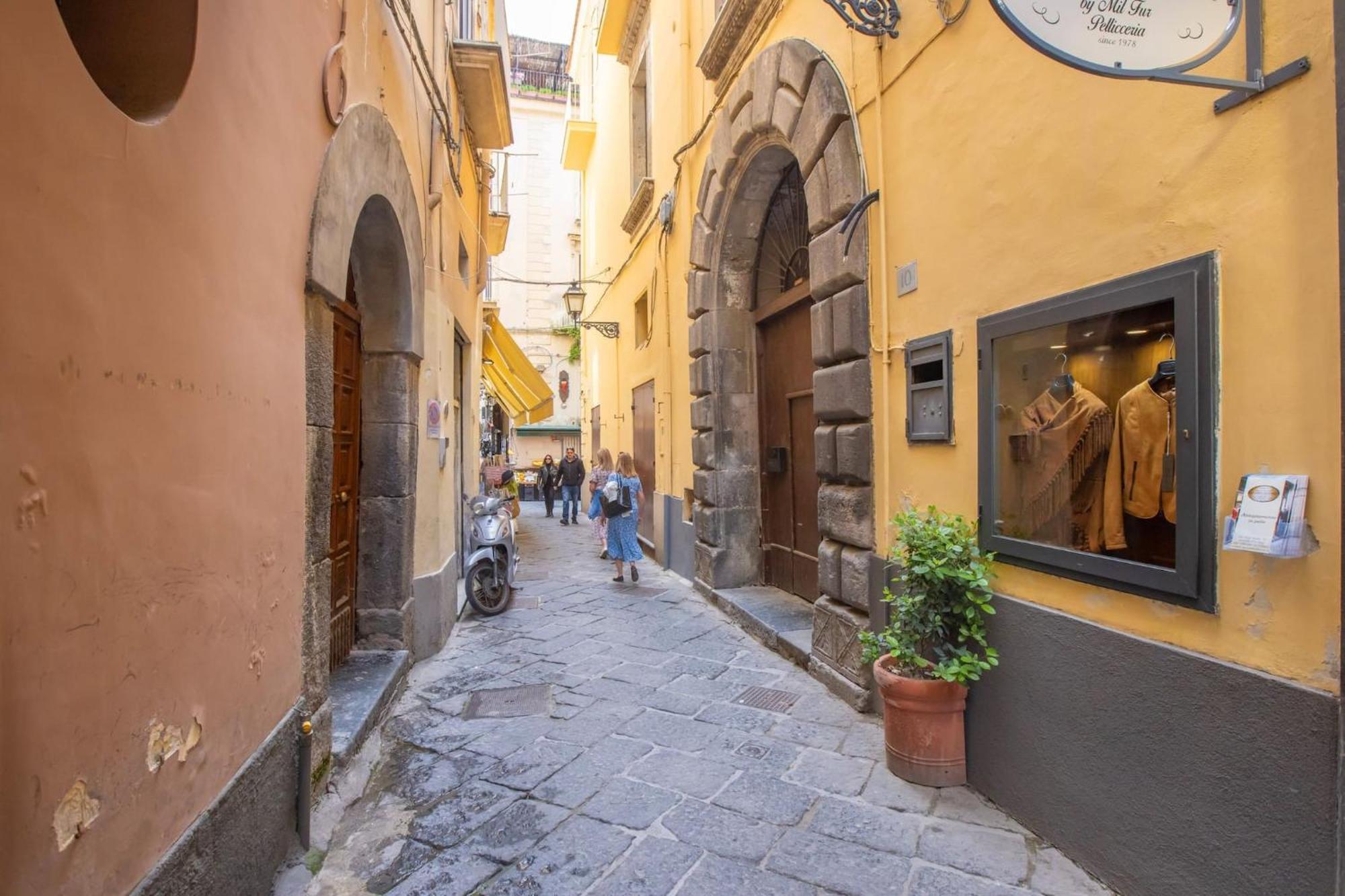 Appartamento Cosy House Under The Arches In Sorrento Old Town Esterno foto