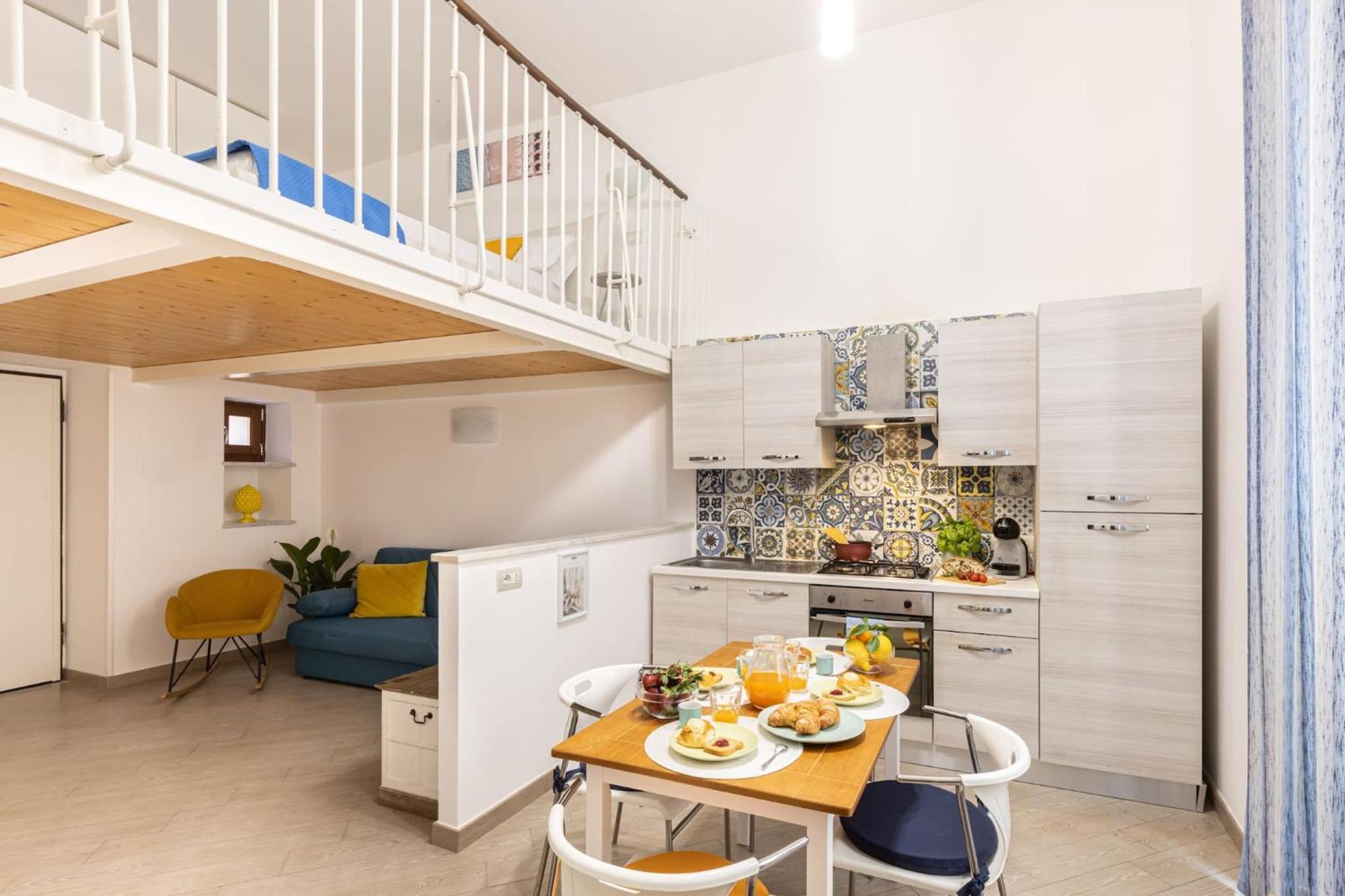 Appartamento Cosy House Under The Arches In Sorrento Old Town Esterno foto